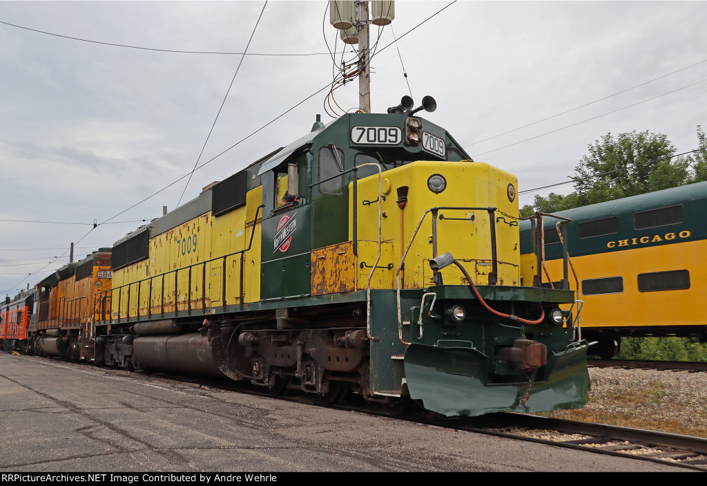 CNW 7009 ready for the 12:20 departure of the Coach Train